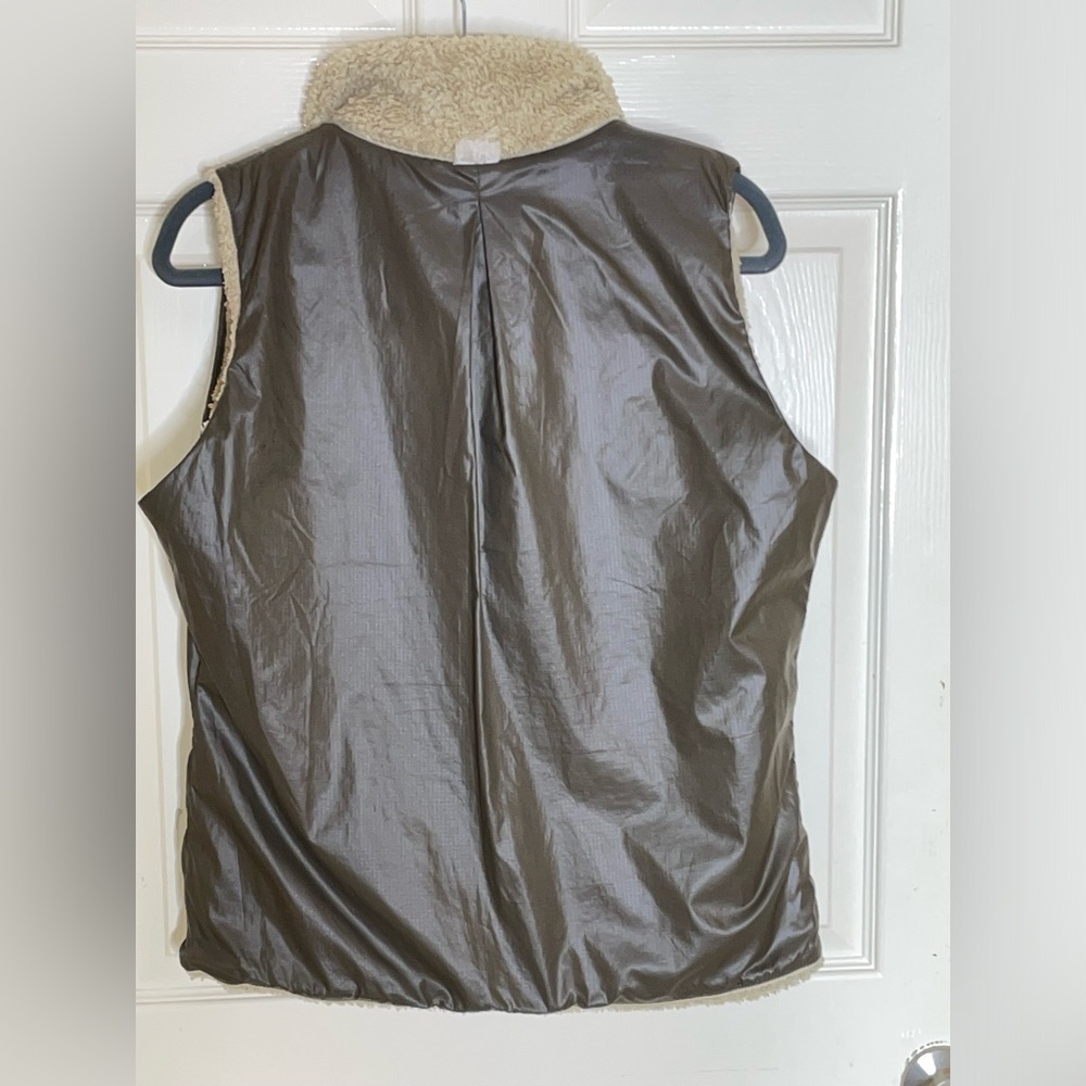 Patagonia reversible Women's Los Gatos Vest Color: Drifter Tan  Size: Large‌‌‌‍‍ - Picture 7 of 11